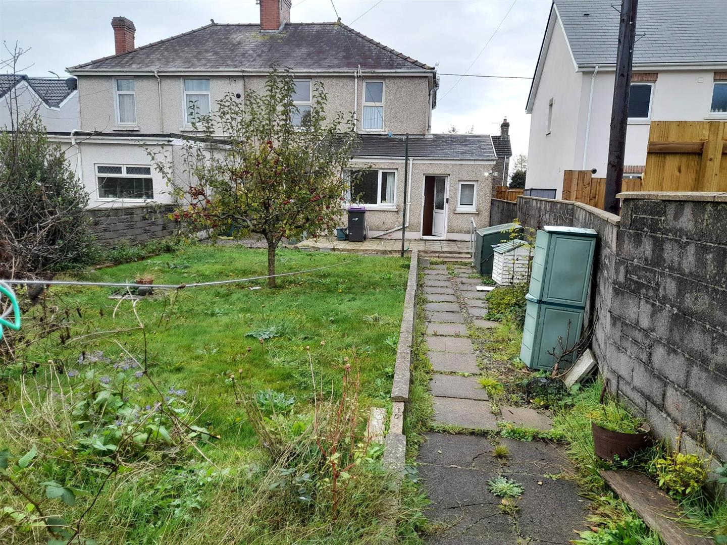 Llwynhendy Road, Llanelli, SA14 9HR